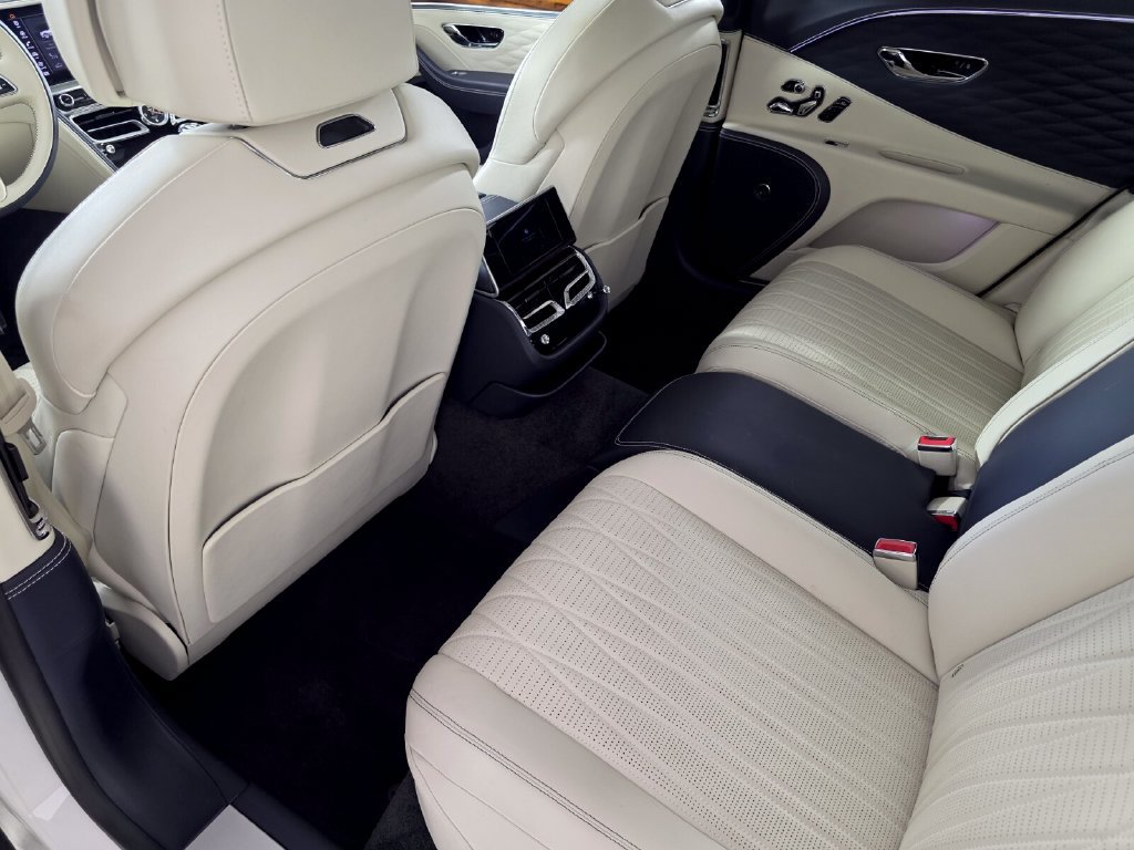 Used 2021 Bentley Flying Spur W12 AWD/4WD image 16
