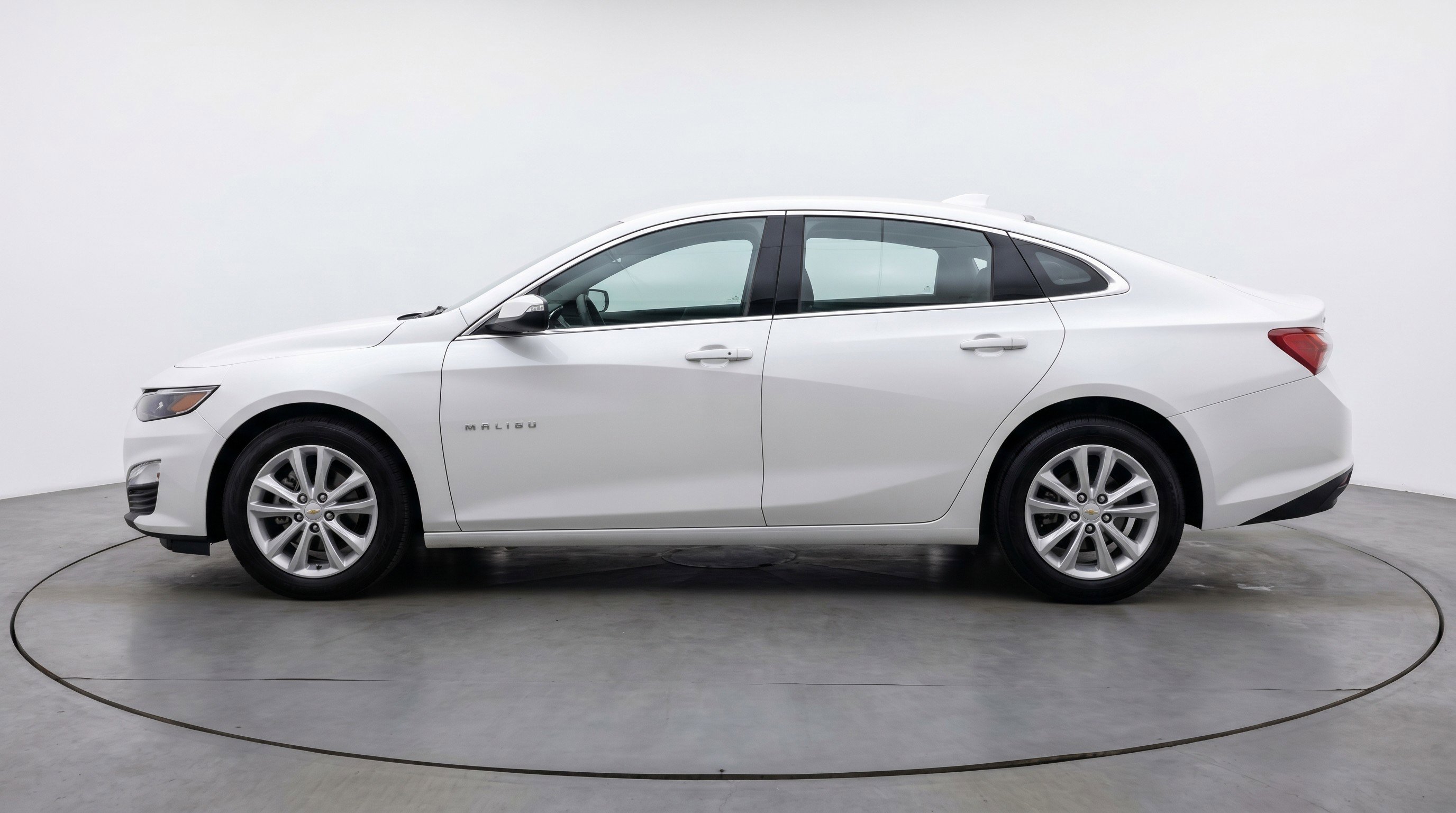 Used 2024 Chevrolet Malibu LT FWD image 5