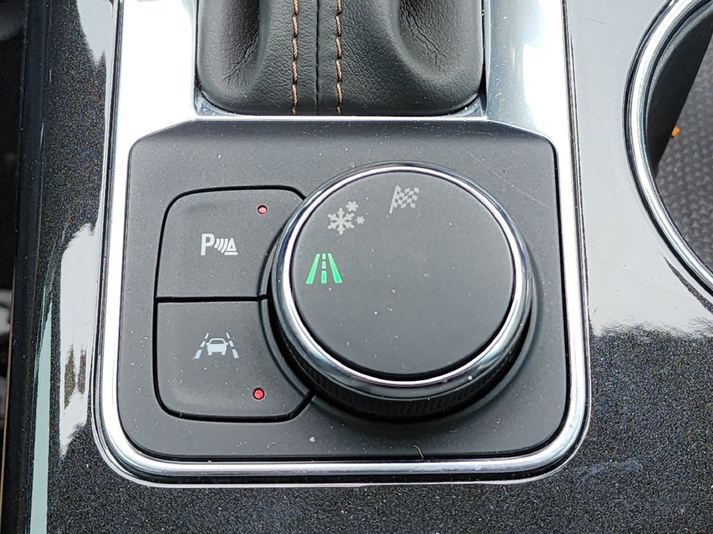 Used 2019 Chevrolet Blazer Premier w/ Driver Confidence II Package FWD image 32