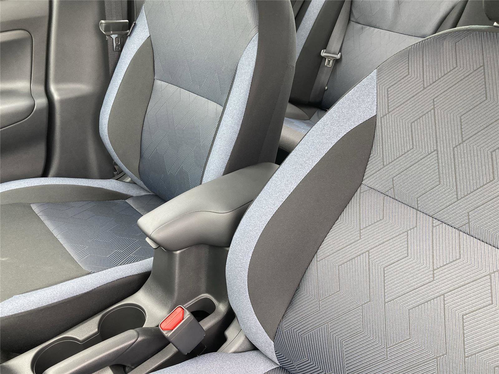 New 2025 Nissan Versa SV image 28