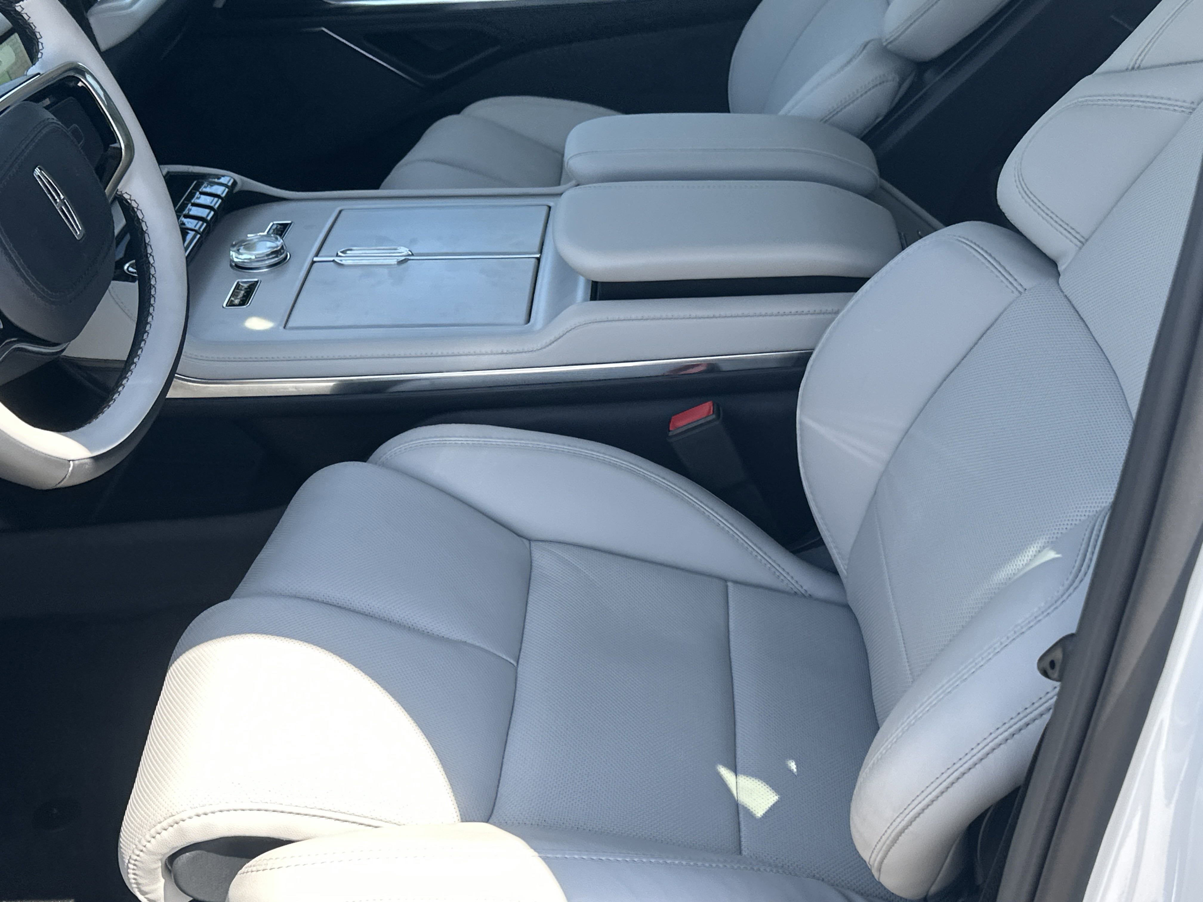 New 2025 Lincoln Navigator Reserve image 13