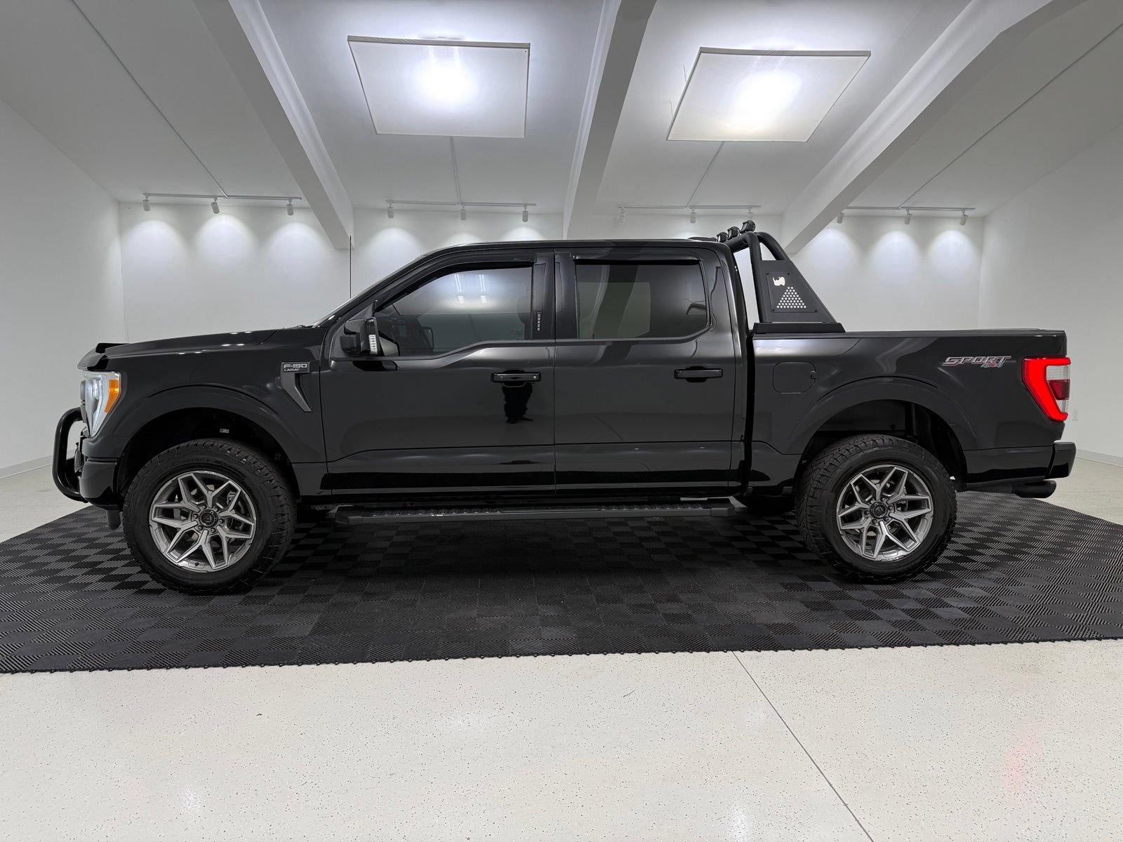 Used 2022 Ford F150 Lariat AWD/4WD image 4