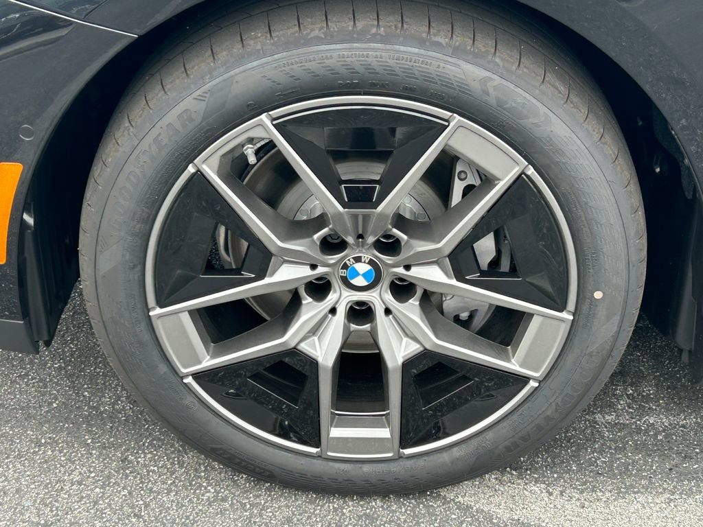 New 2027 BMW i5 eDrive40 w/ Executive Package RWD image 9