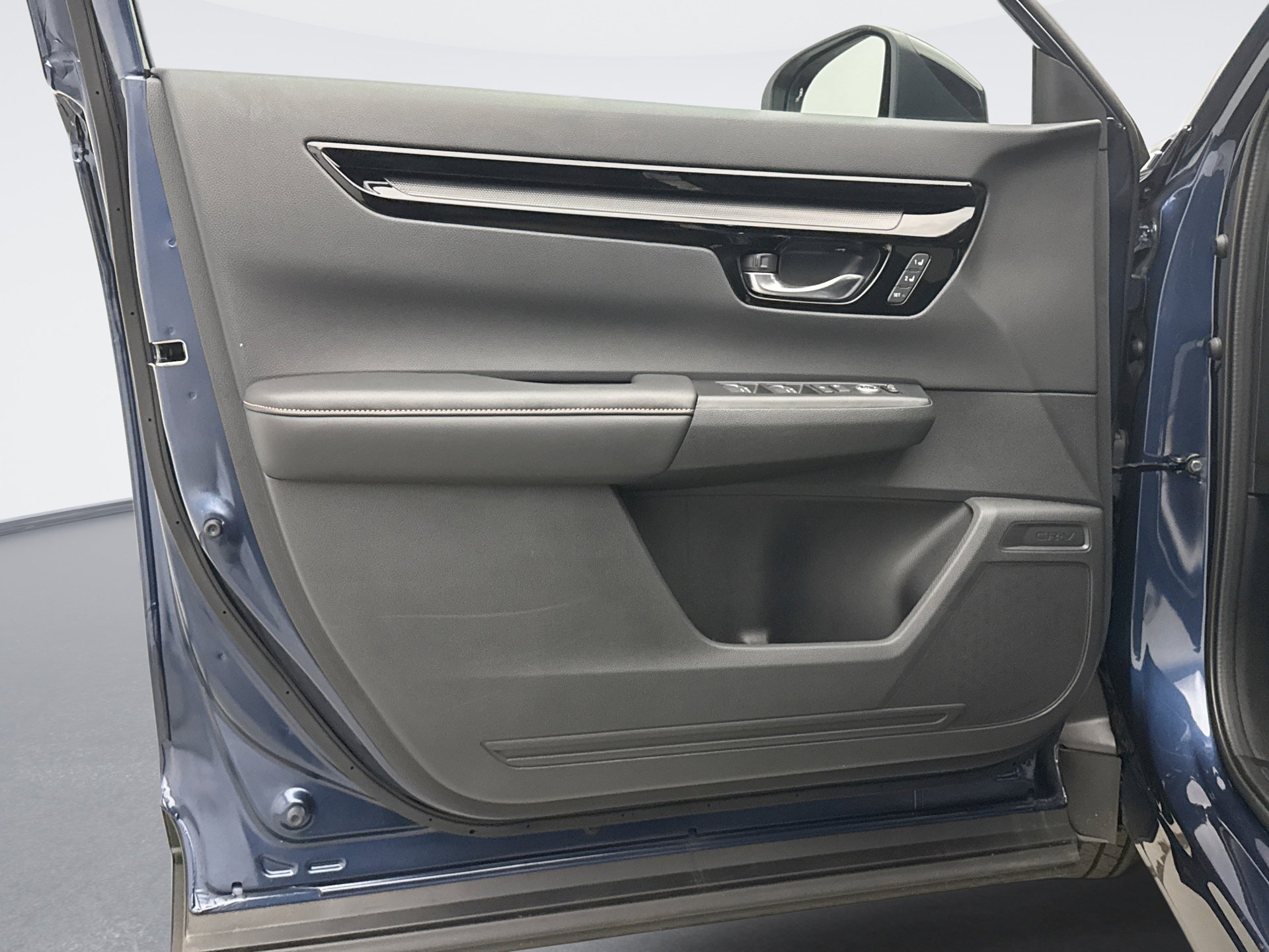 Used 2025 Honda CR-V Sport Touring image 9