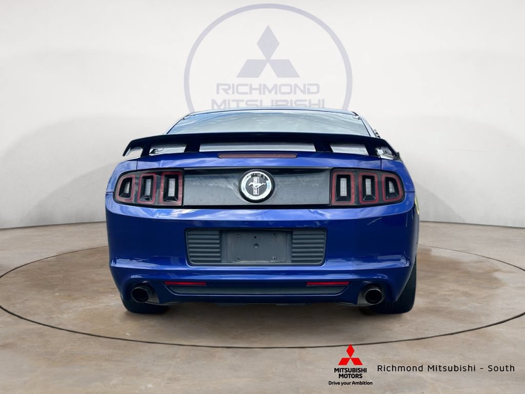 Used 2013 Ford Mustang Coupe RWD image 4