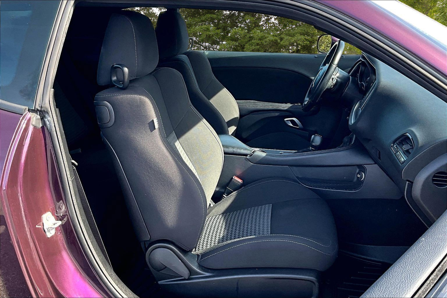 Used 2022 Dodge Challenger R/T w/ Shaker Package image 31