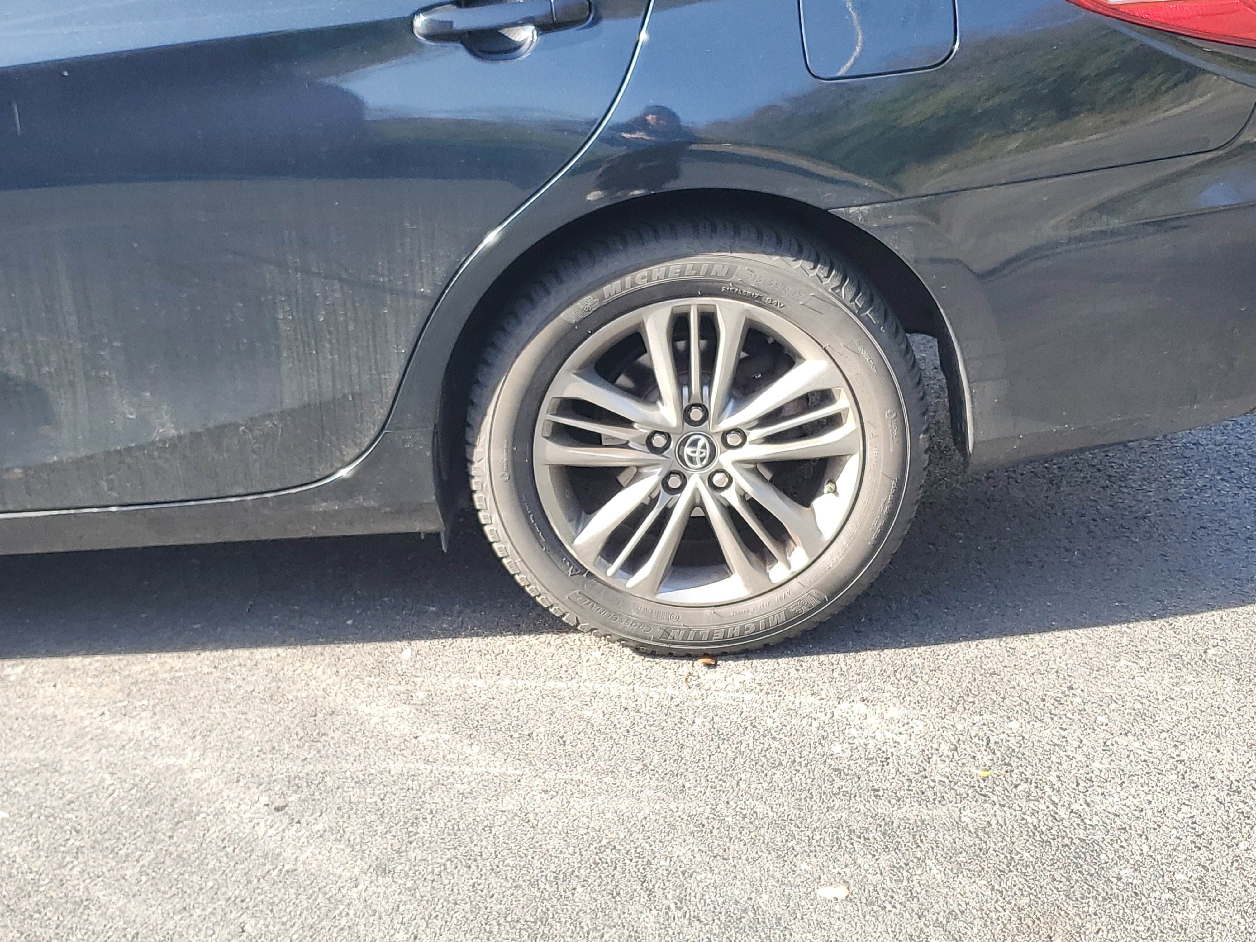 Used 2016 Toyota Camry SE image 9