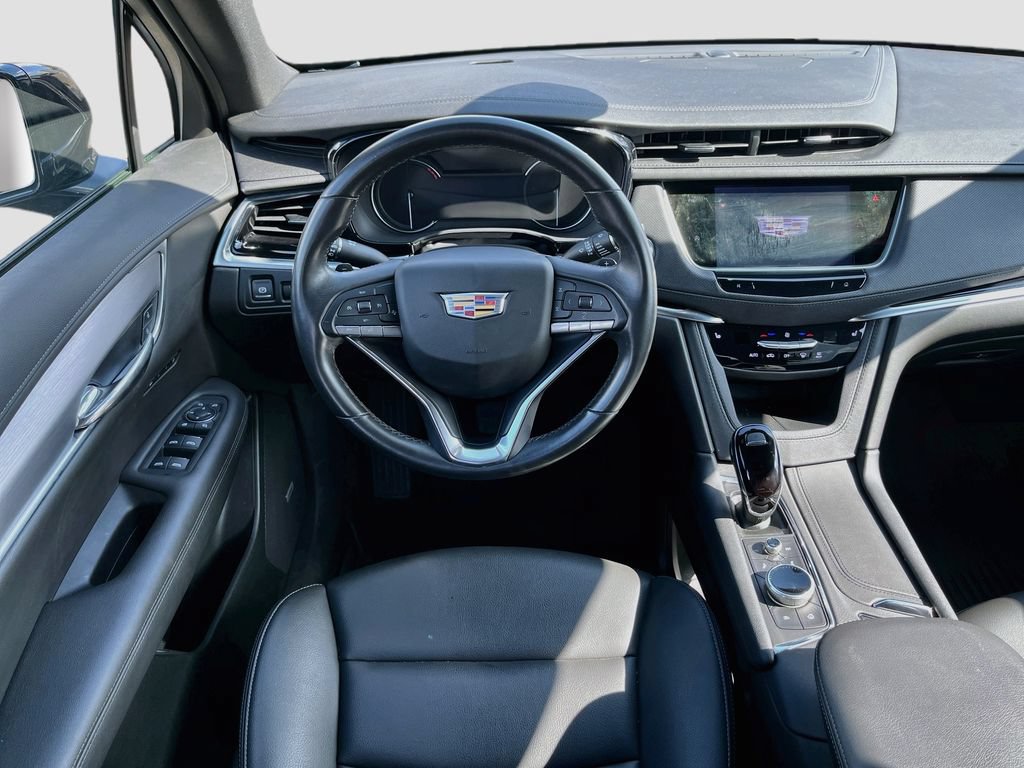 Used 2025 Cadillac XT6 Luxury FWD image 24
