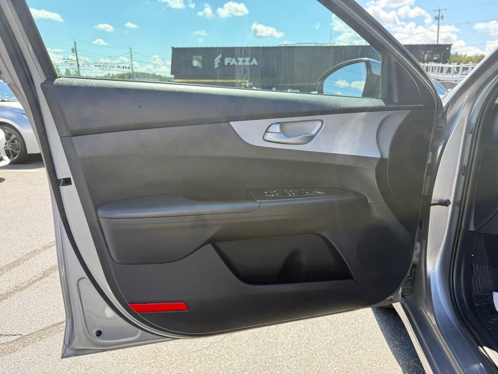 Used 2023 Kia Forte LXS image 18