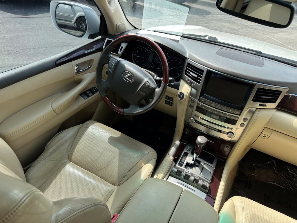 Used 2013 Lexus LX 570 4WD image 34