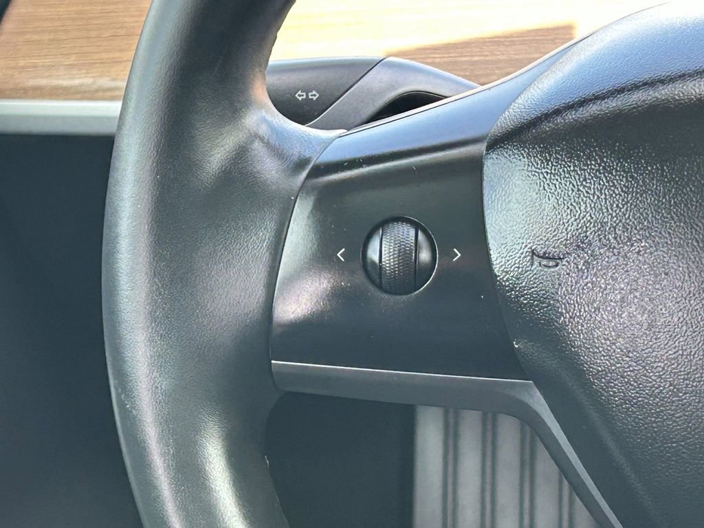 Used 2019 Tesla Model 3 Long Range image 17