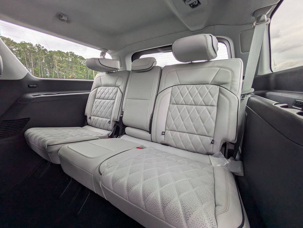 New 2026 Lincoln Navigator L Black Label AWD/4WD image 14