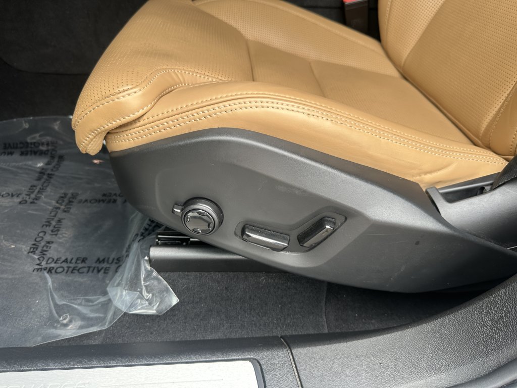 Used 2022 Volvo XC60 T8 Inscription w/ Advanced Package AWD/4WD image 27