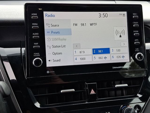 Used 2022 Toyota Camry XSE image 19