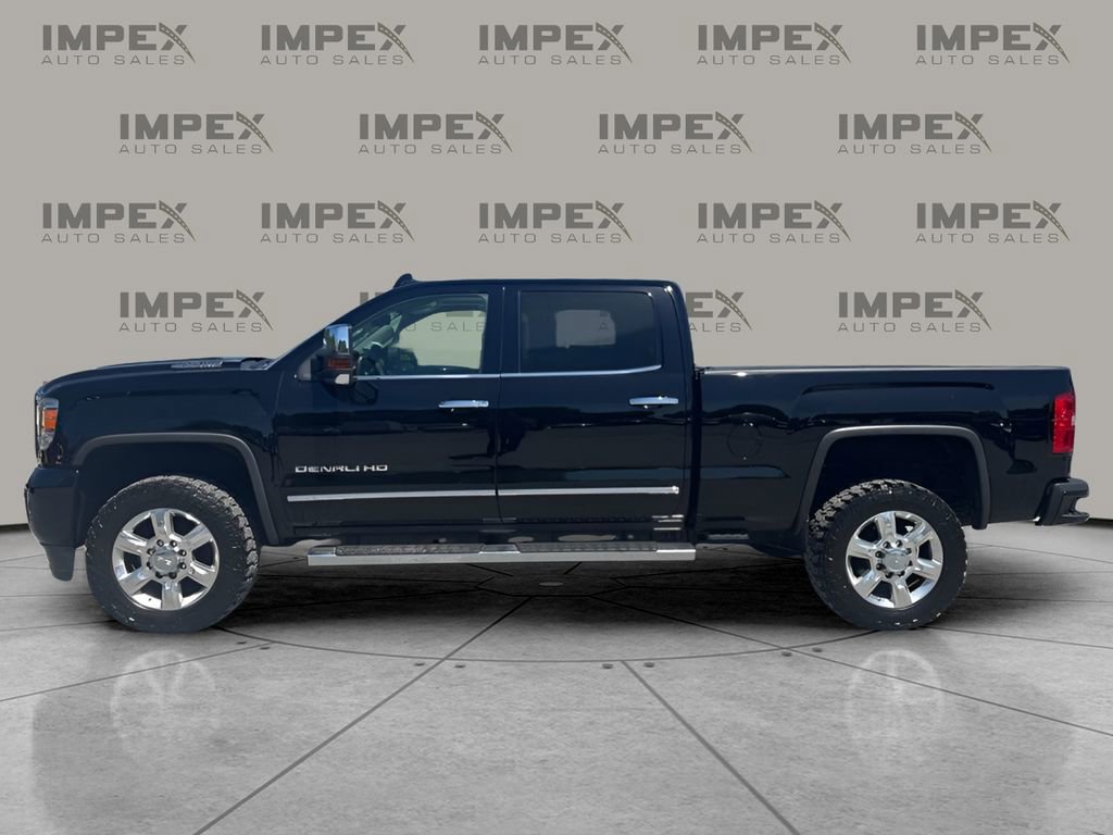 Used 2019 GMC Sierra 2500 Denali w/ Duramax Plus Package AWD/4WD image 2