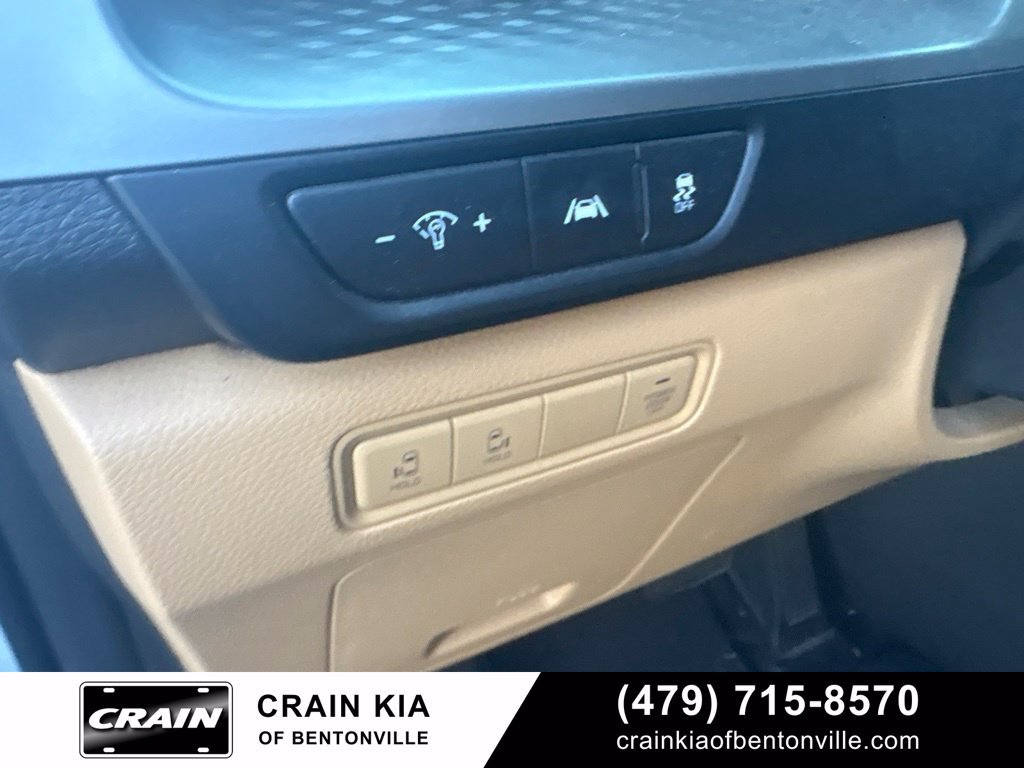 Certified 2024 Kia Carnival LX FWD image 15