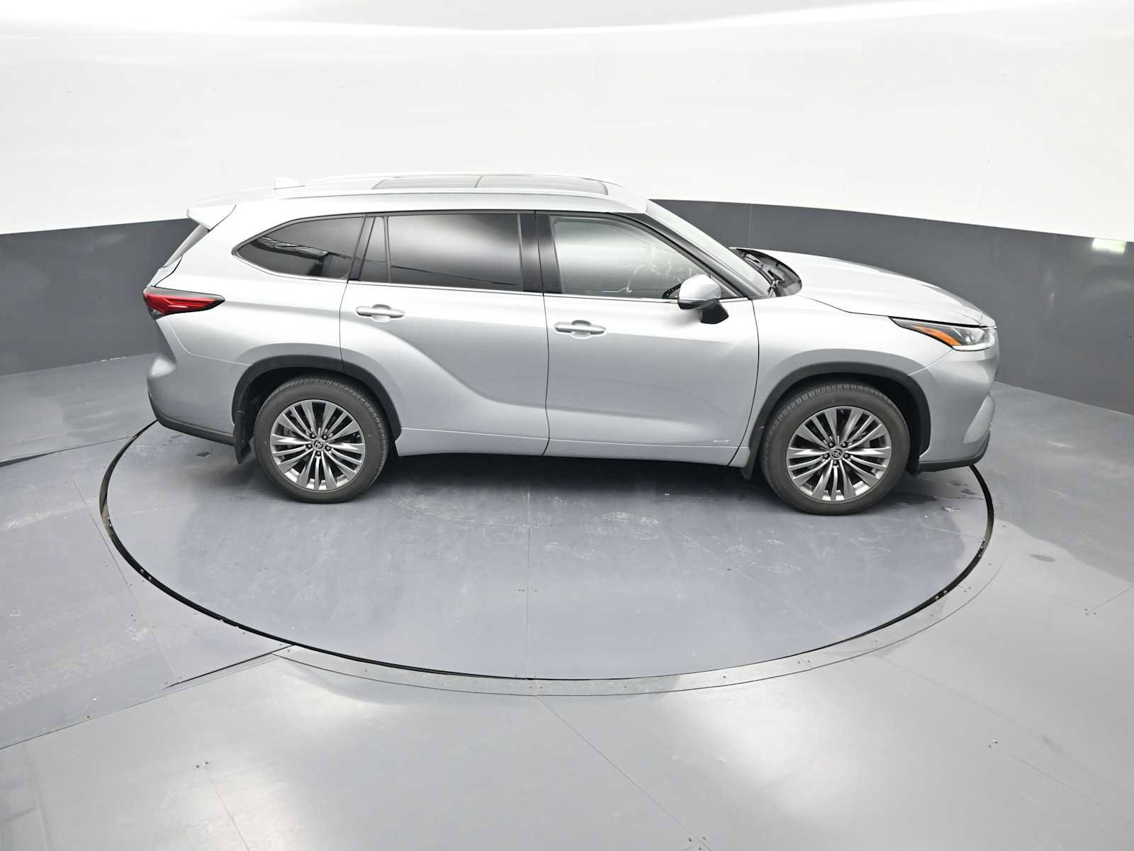 Used 2022 Toyota Highlander Platinum image 32