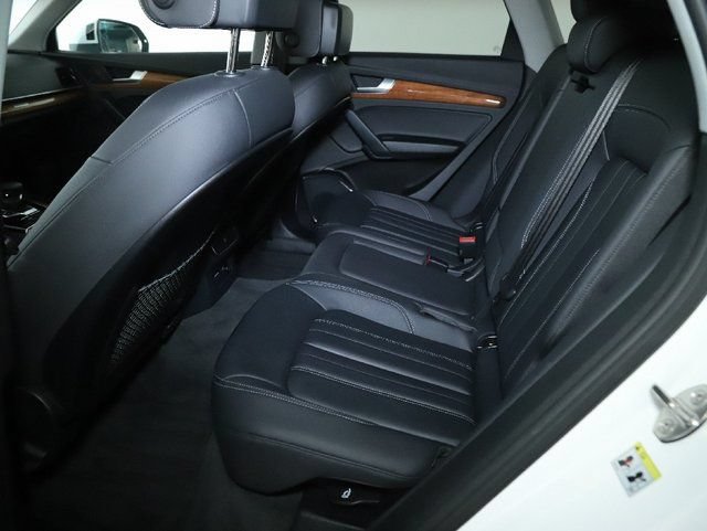 Used 2023 Audi Q5 2.0T Premium w/ Convenience Package AWD/4WD image 14
