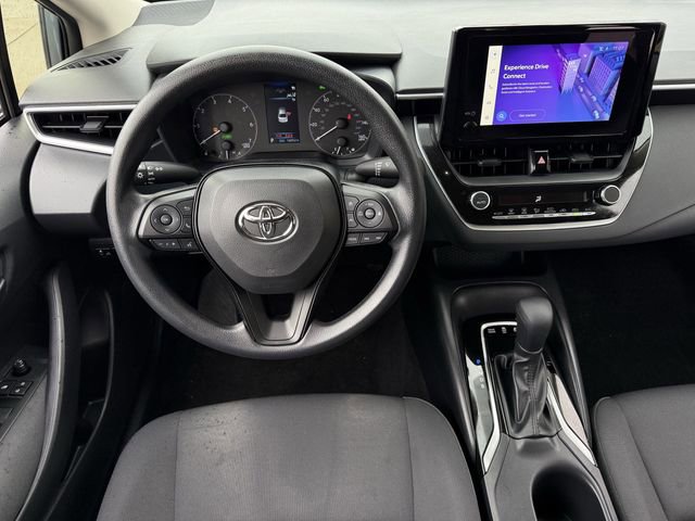 Used 2025 Toyota Corolla LE FWD image 12
