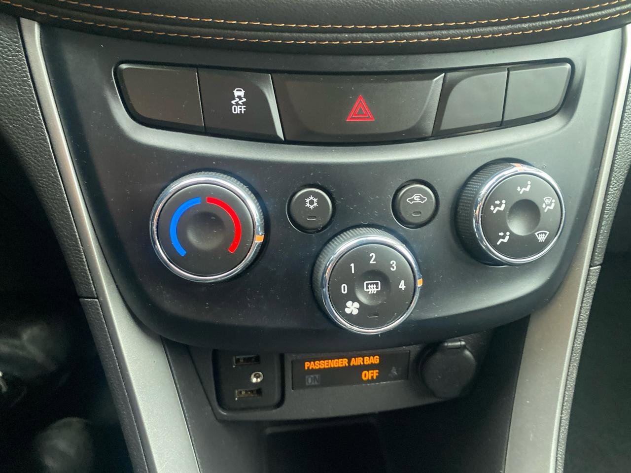 Used 2020 Chevrolet Trax LS AWD/4WD image 16