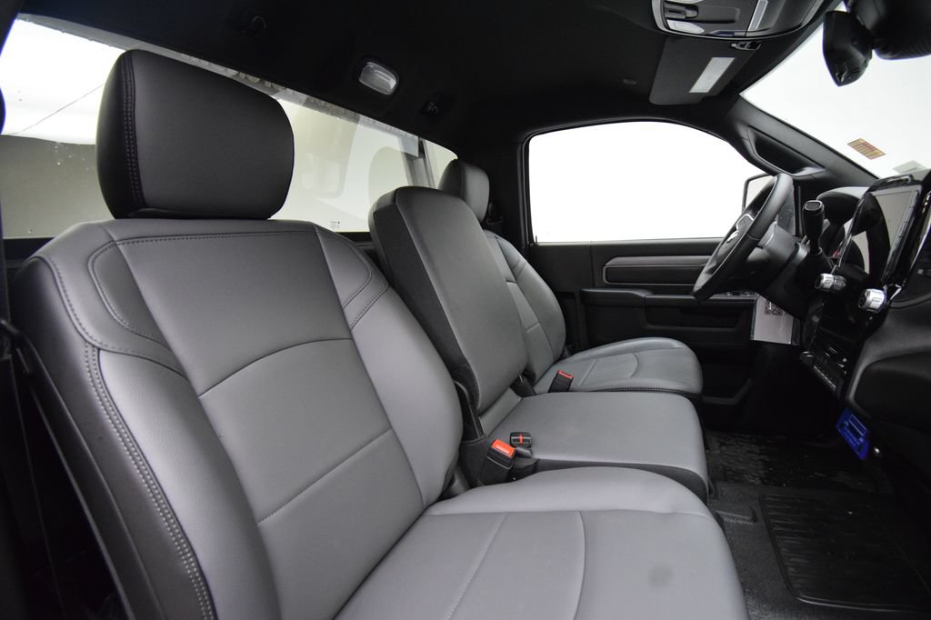 New 2026 RAM 5500 Tradesman AWD/4WD image 19