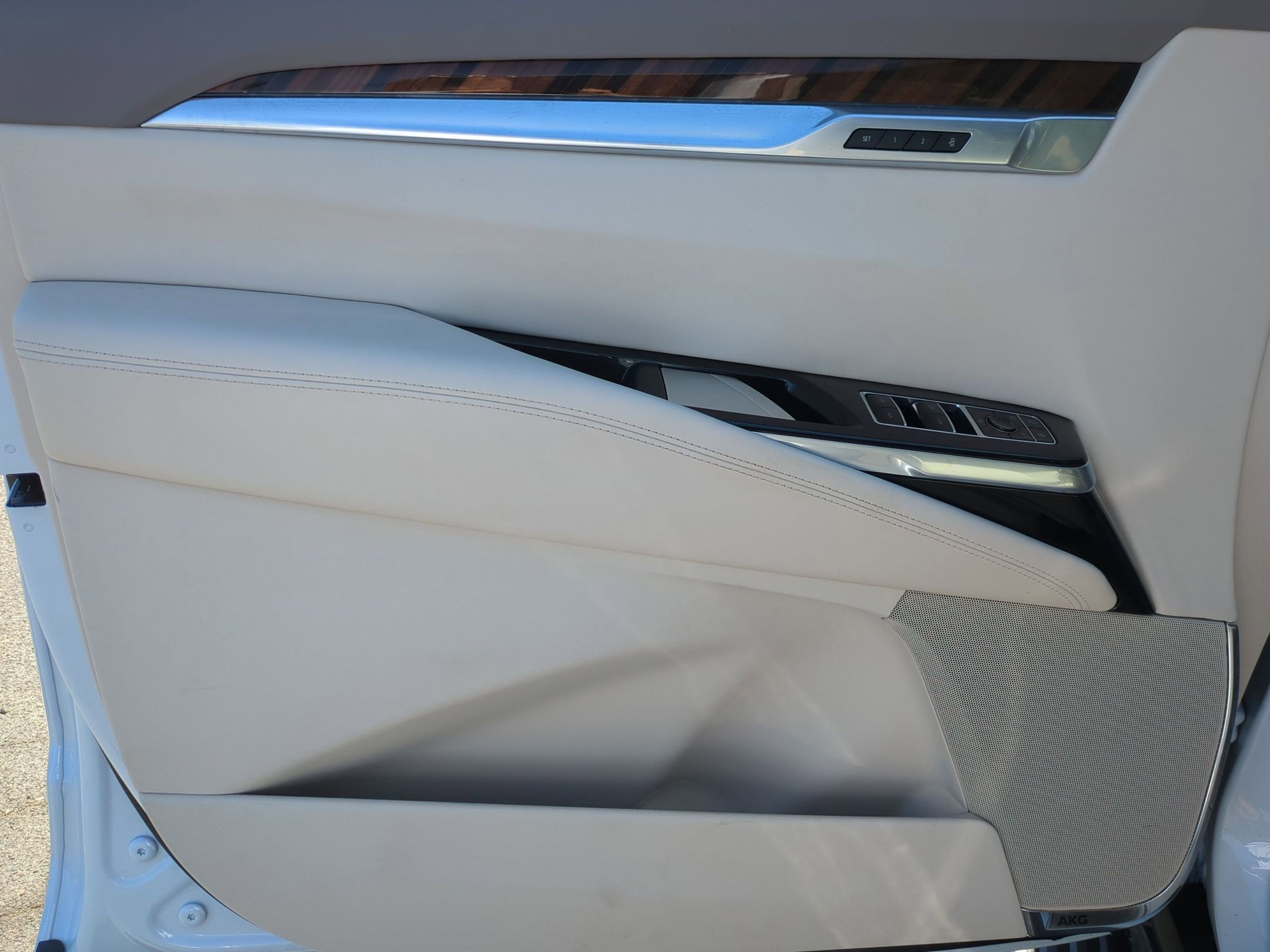 New 2026 Cadillac Escalade Platinum Sport w/ LPO, ONYX Package AWD/4WD image 11