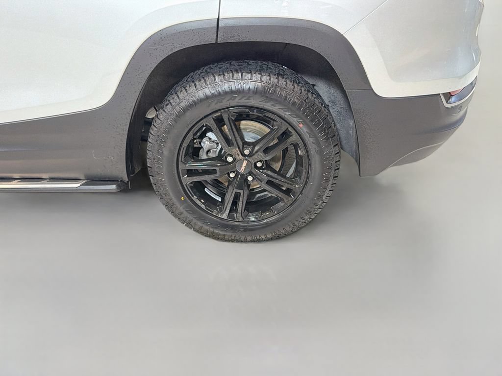 Used 2022 GMC Terrain AT4 w/ GMC Pro Grade Package AWD/4WD image 34