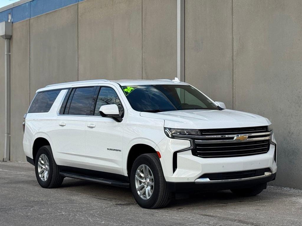 Used 2024 Chevrolet Suburban LT image 2