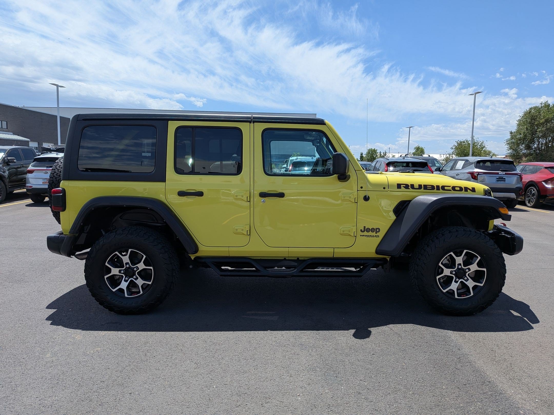 Used 2022 Jeep Wrangler Unlimited Rubicon w/ LED Lighting Group AWD/4WD image 7