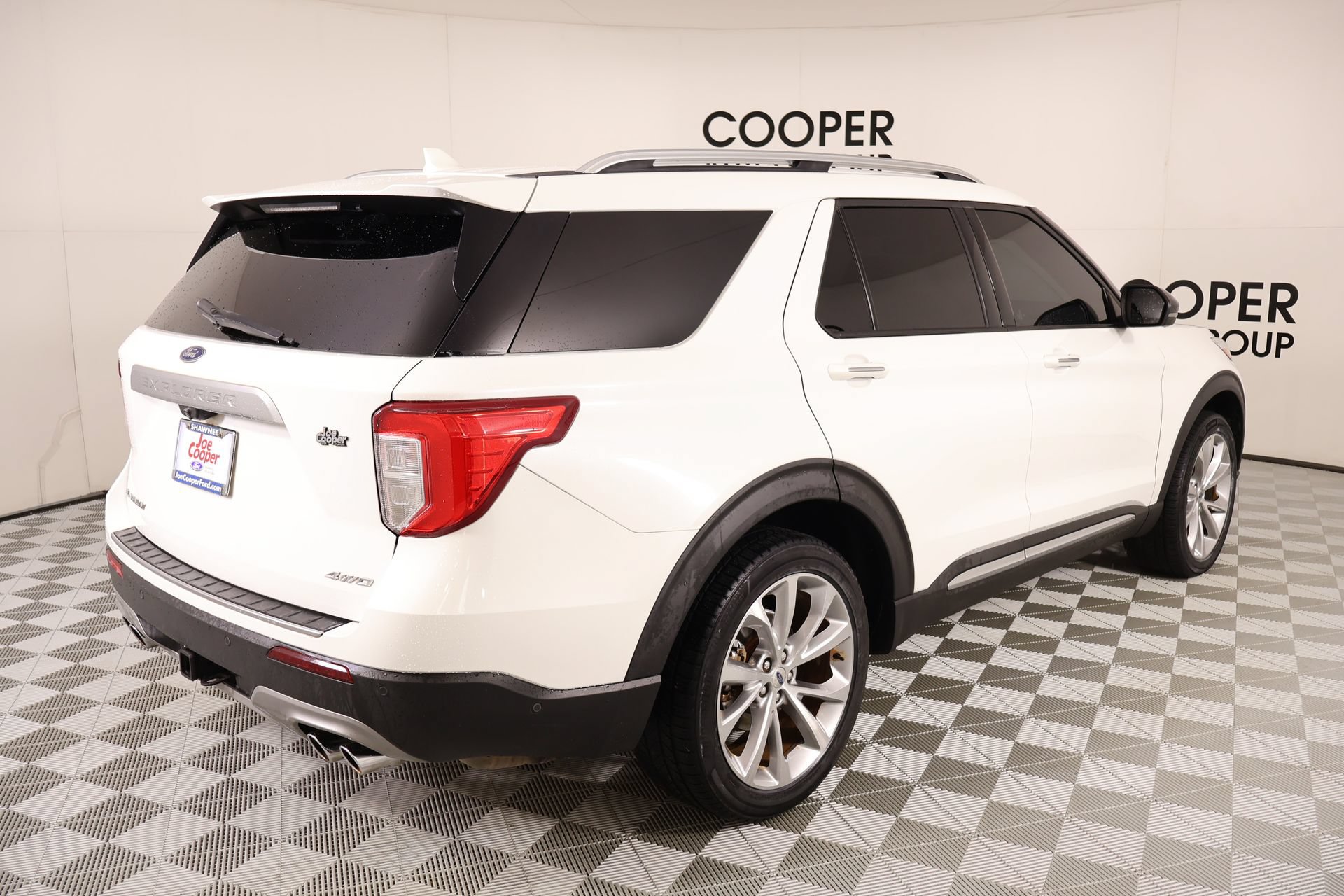 Used 2021 Ford Explorer Platinum w/ Equipment Group 601A AWD/4WD image 23