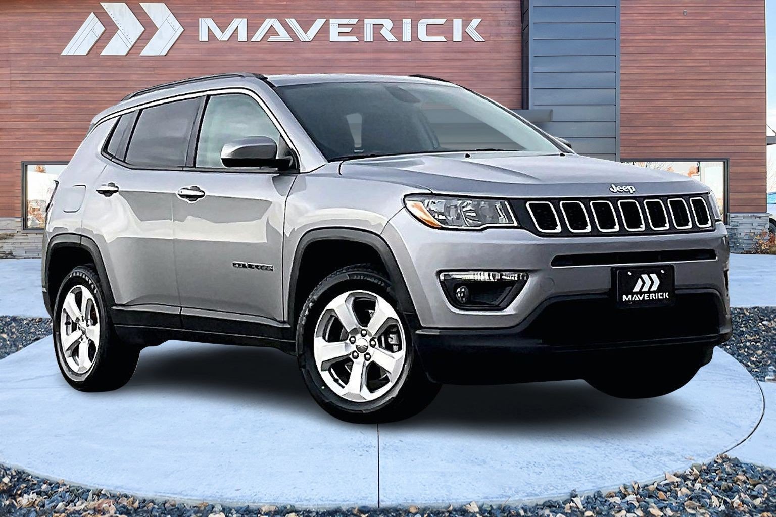 Used 2018 Jeep Compass Latitude image 1