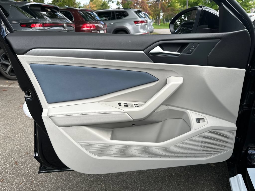 New 2027 Volkswagen Jetta SE FWD image 10