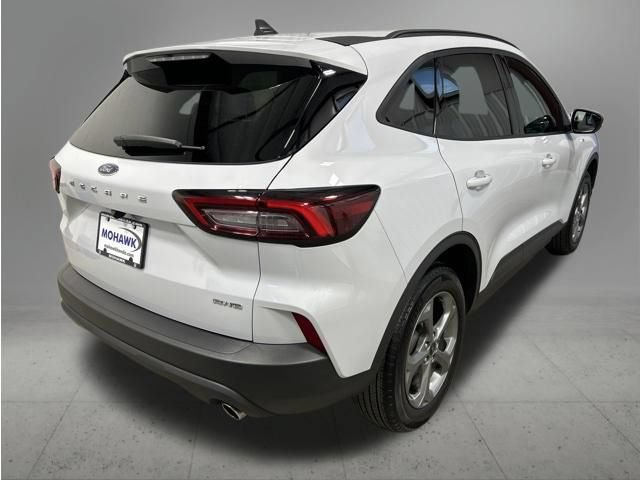 Used 2025 Ford Escape ST-Line Select AWD/4WD image 5