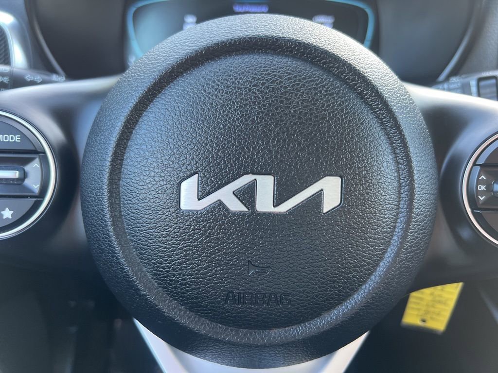 Used 2025 Kia Soul LX w/ LX Technology Package FWD image 44