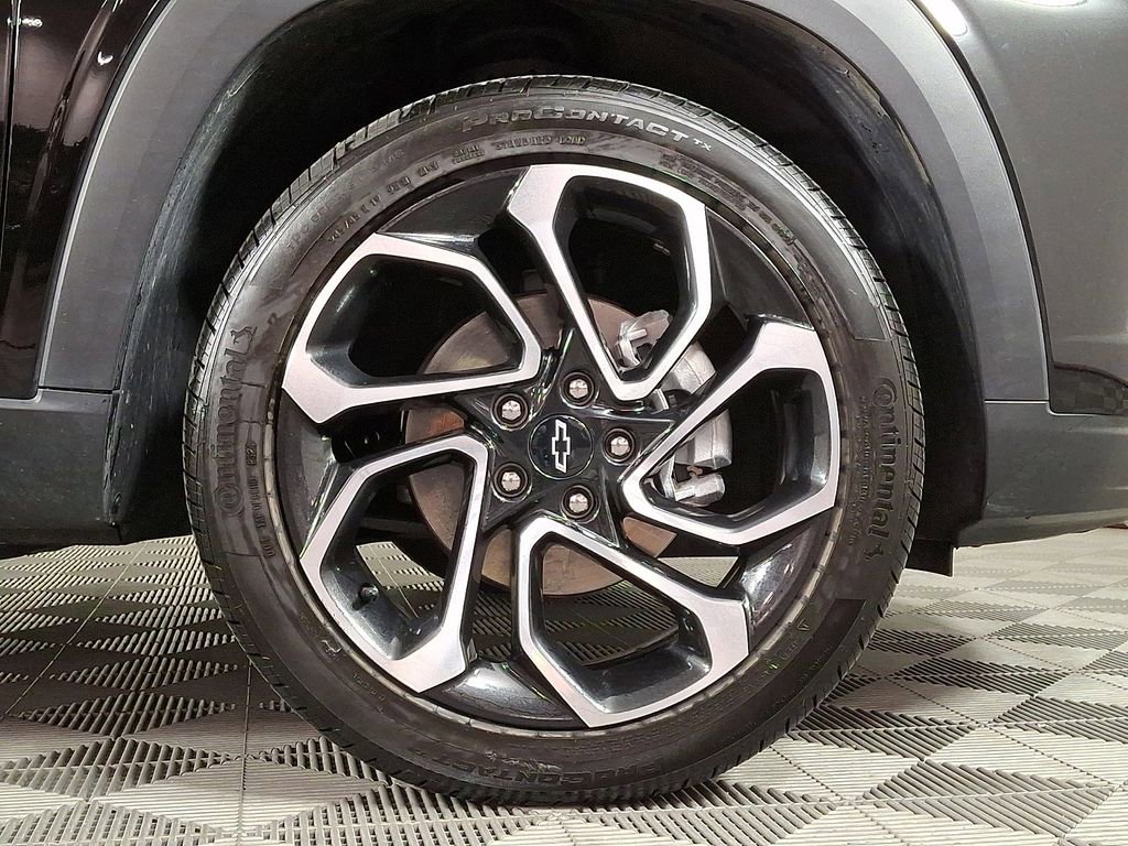Used 2025 Chevrolet Trax RS image 11