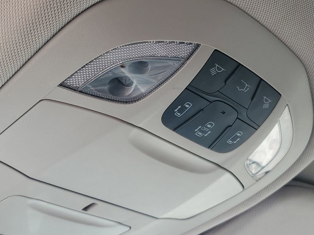 Used 2019 Chrysler Pacifica Touring-L FWD image 17