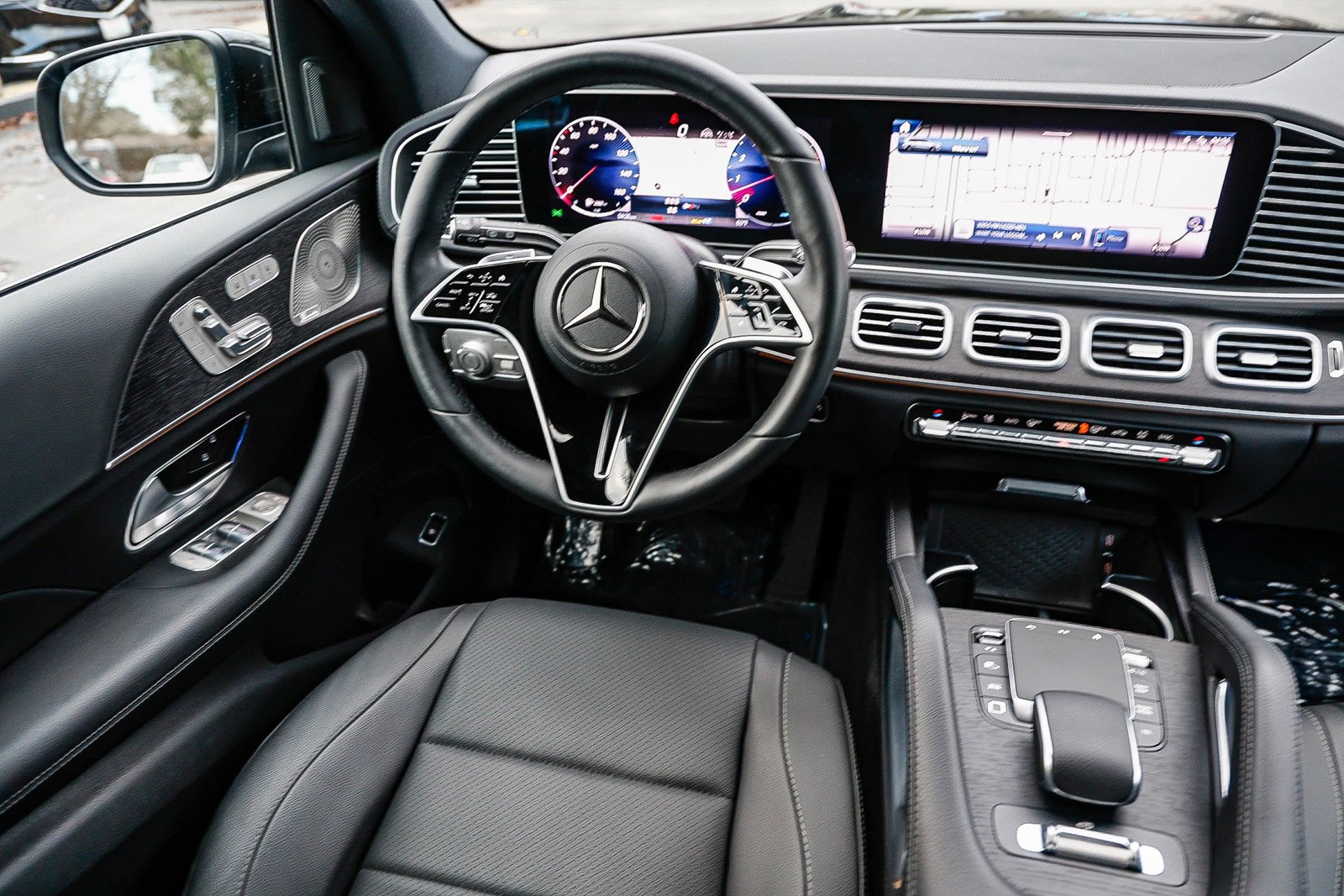 Used 2025 Mercedes-Benz GLS 450 4MATIC image 14