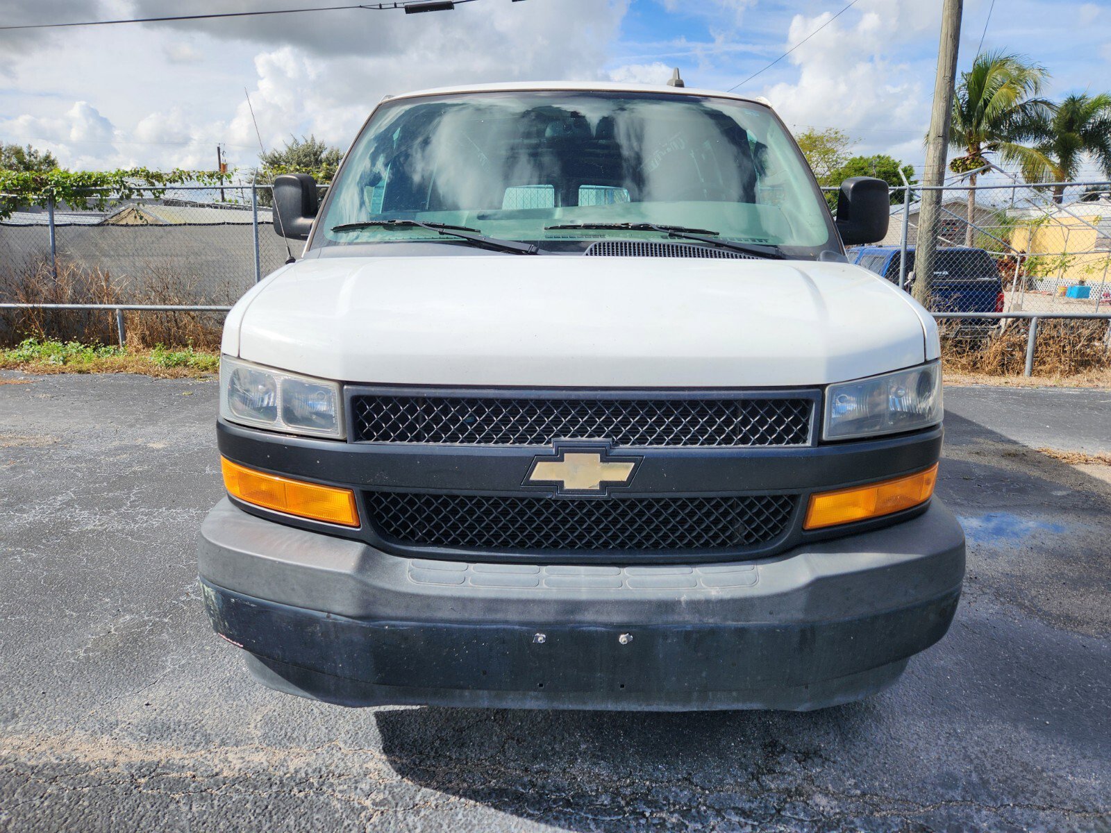 Used 2019 Chevrolet Express 2500 image 2