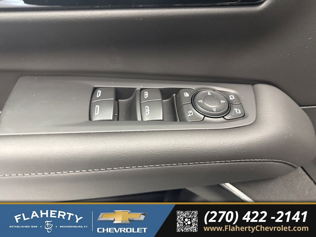 Used 2025 Chevrolet Suburban Z71 w/ Comfort Package image 19