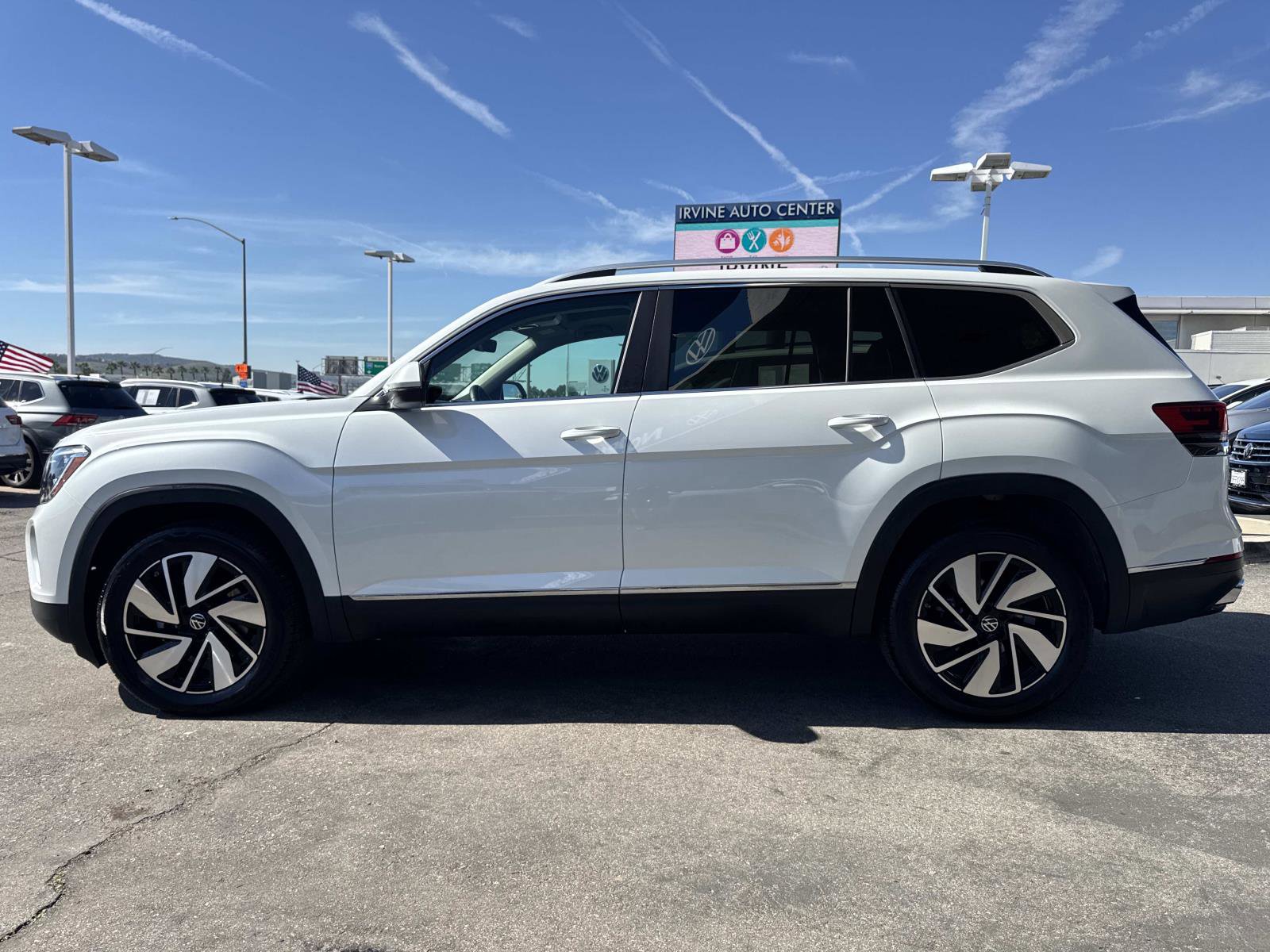 Certified 2025 Volkswagen Atlas SEL image 2