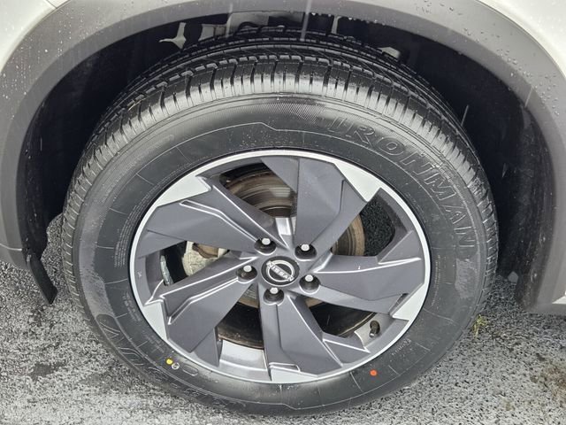 Certified 2024 Nissan Rogue SV FWD image 15