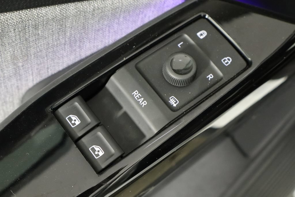 Used 2024 Volkswagen ID.4 2WD image 21