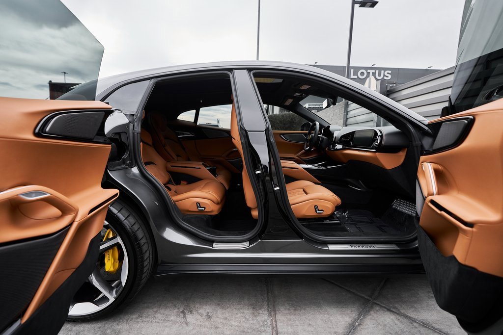 Used 2025 Ferrari Purosangue image 30