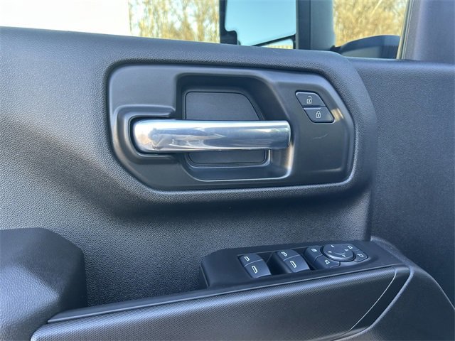 Used 2025 Chevrolet Silverado 2500 Custom w/ Custom Value Package image 19