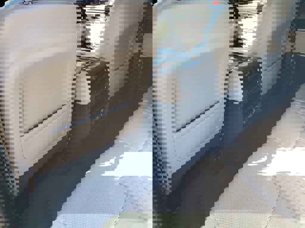 Used 2022 Jeep Wagoneer Series I image 11