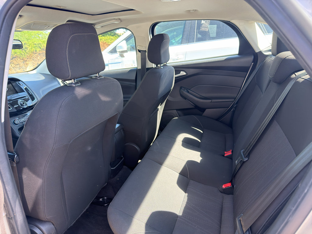 Used 2018 Ford Focus SEL w/ Cold Weather Package FWD image 11