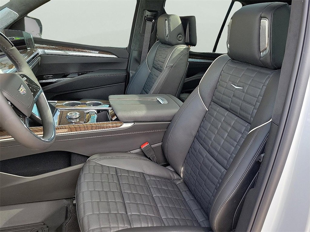 New 2026 Cadillac Escalade Platinum Luxury w/ LPO, Floor Liner Package image 13