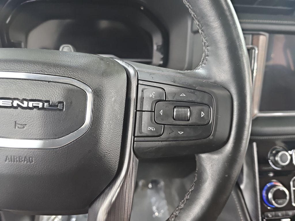 Certified 2023 GMC Yukon XL Denali Ultimate w/ LPO, Floor Liner Package AWD/4WD image 25