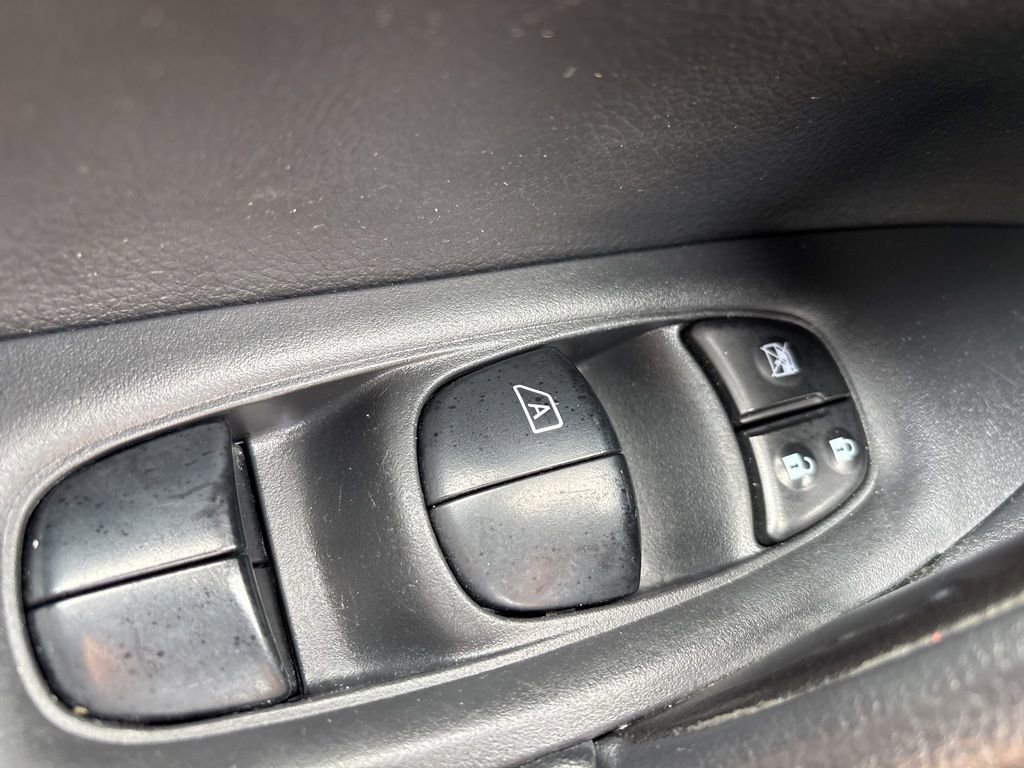 Used 2019 Nissan Rogue SV image 24