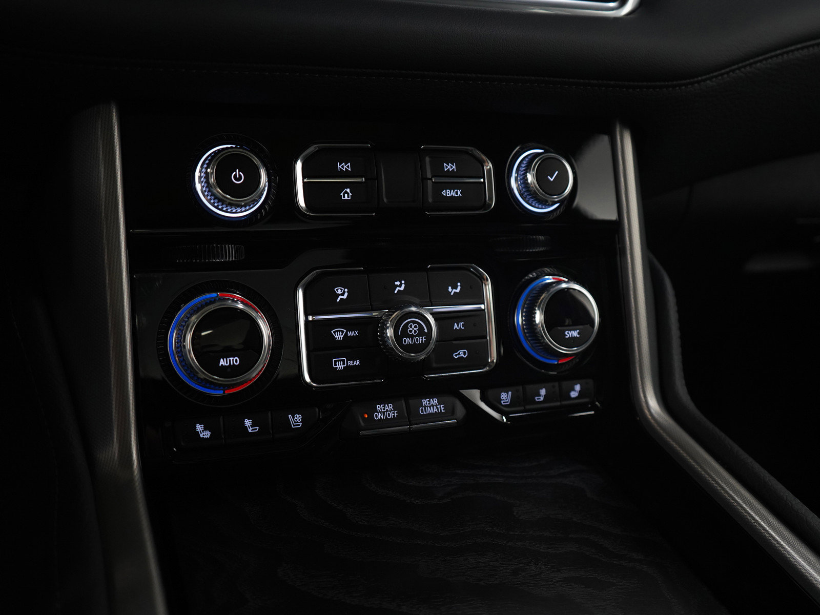 Used 2021 GMC Yukon Denali w/ Denali Premium Package image 25